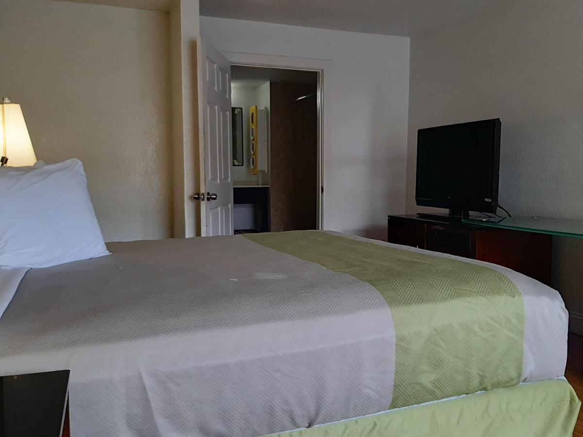 Econo Lodge Airport Near Billy Graham Parkway Charlotte Exteriör bild