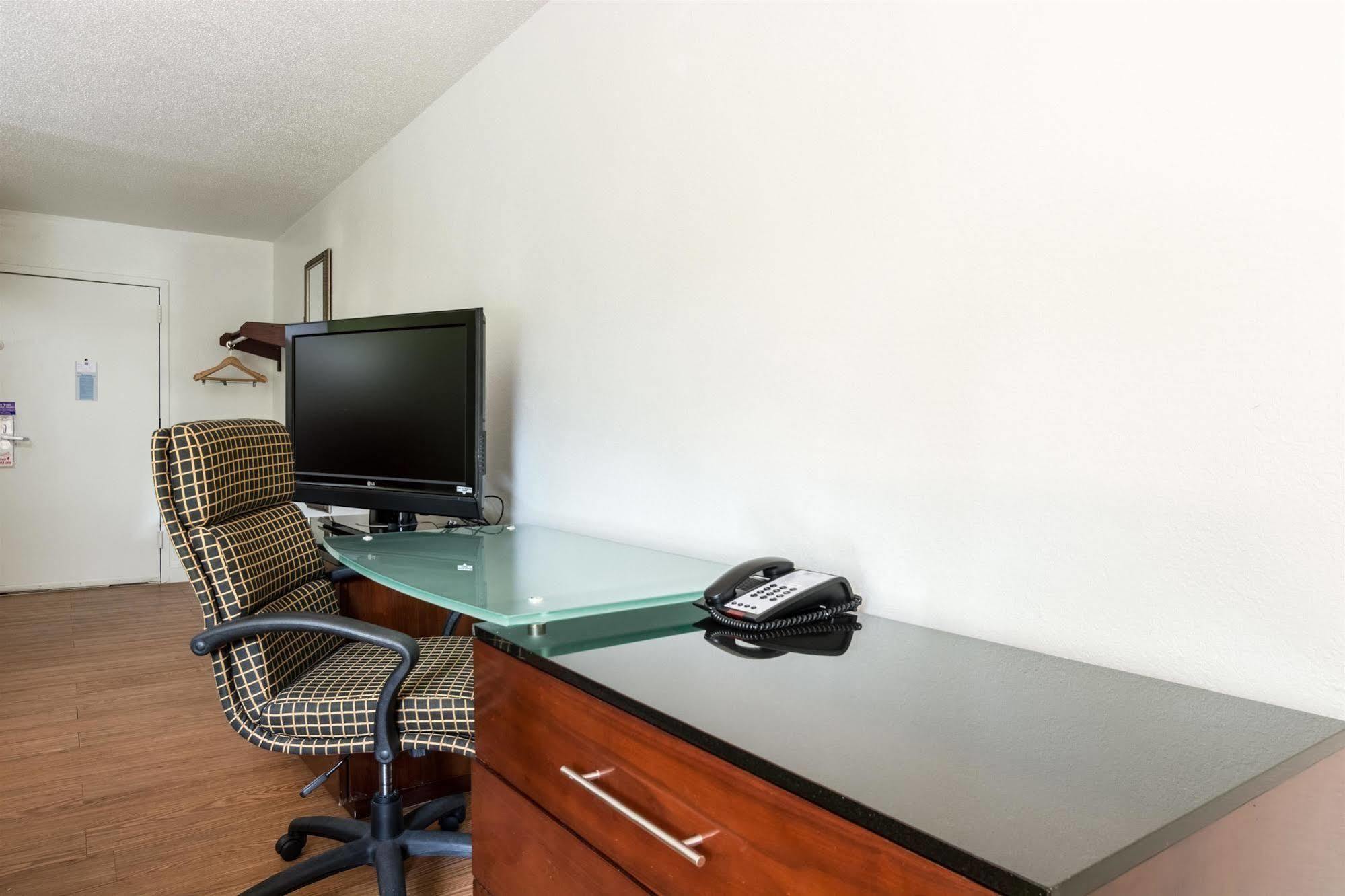 Econo Lodge Airport Near Billy Graham Parkway Charlotte Exteriör bild